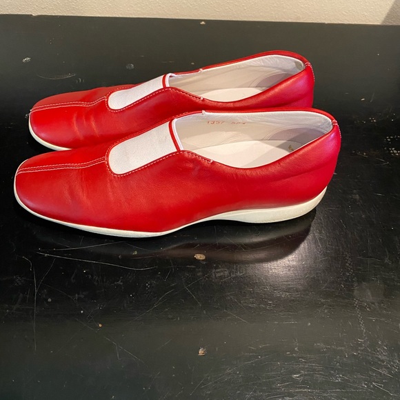 PRADA NWT DRIVING SHOE VINTAGE RED LEATHER Size-7.5 - Picture 4 of 10